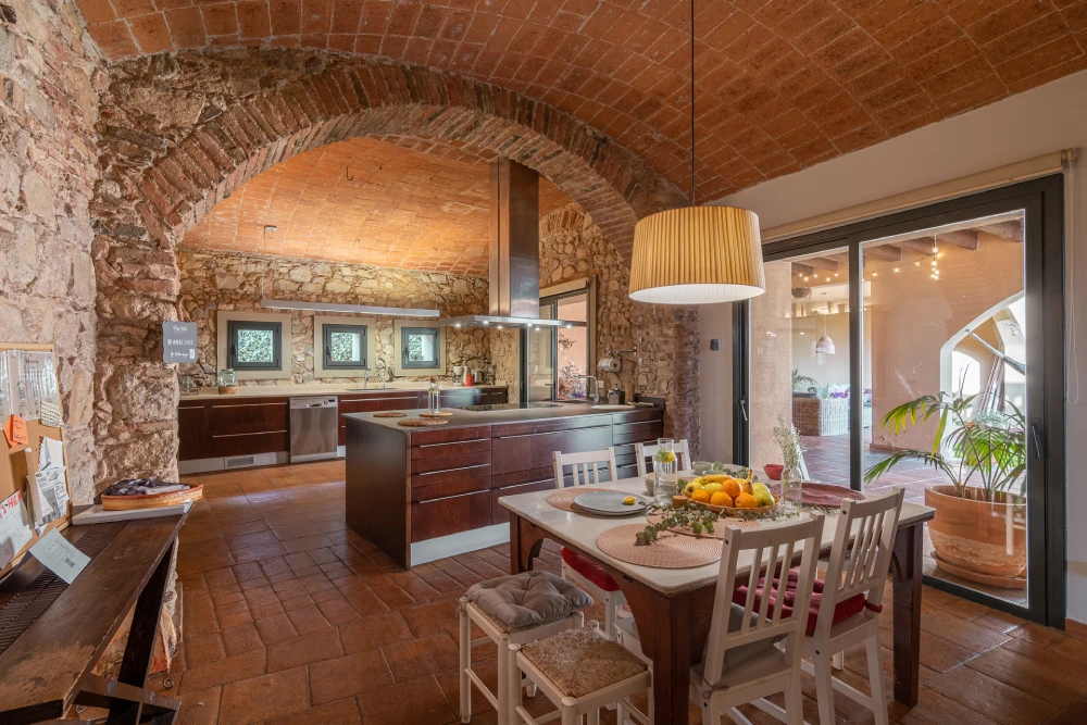 mas vives masia cocina abierta